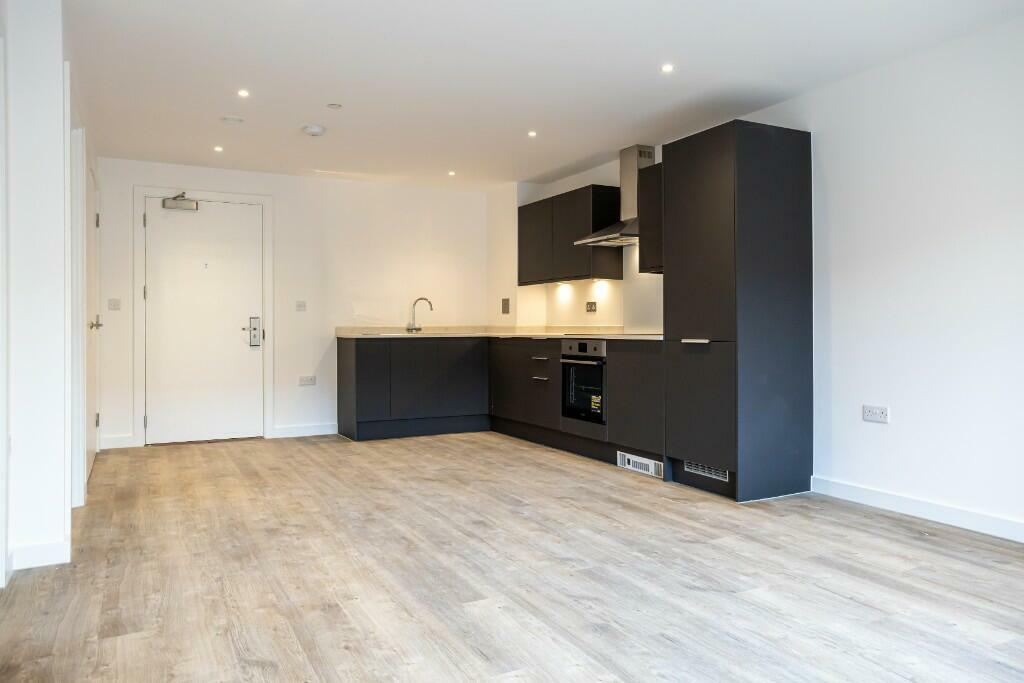 Apartments to Rent by ila at Hairpin House, Birmingham, B12, kitchen