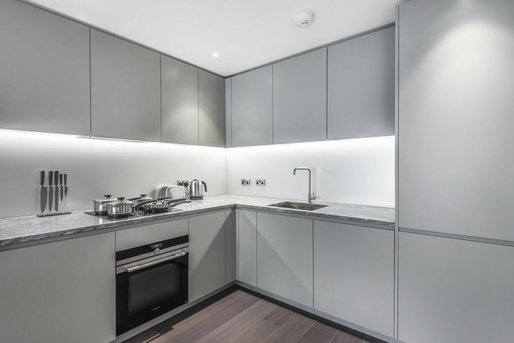 Apartments to Rent by Greenwich Peninsula at Upper Riverside, Greenwich, SE10, kitchen