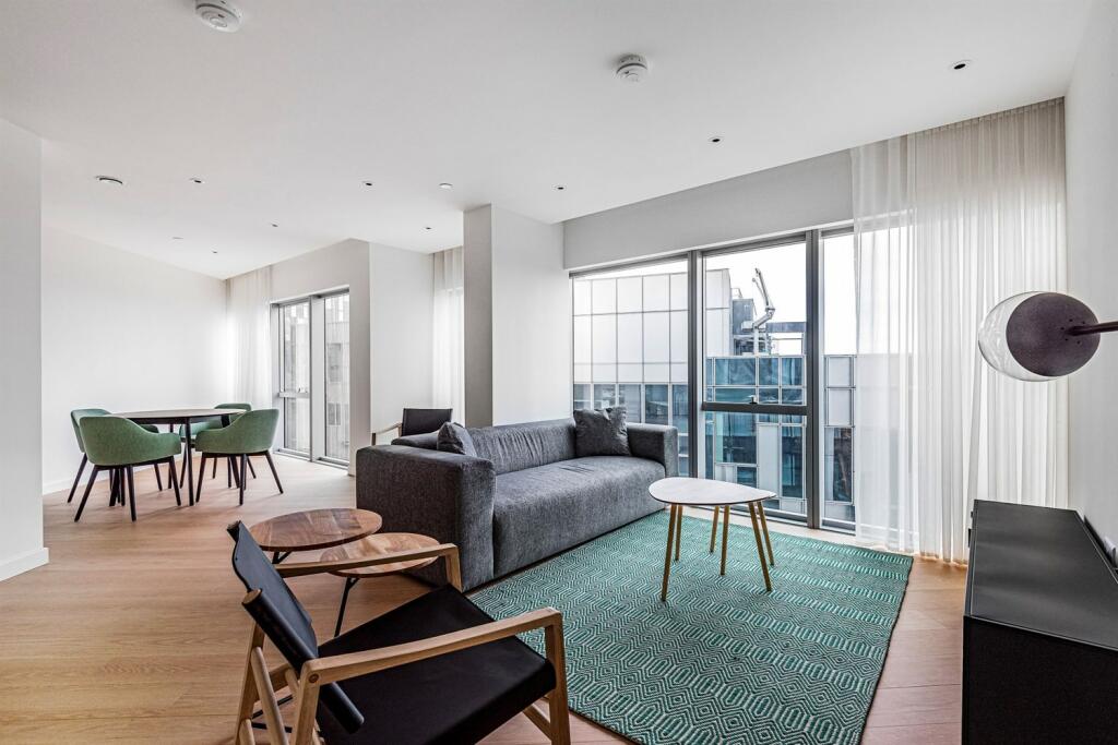 Apartments to Rent by Greenwich Peninsula at Upper Riverside, Greenwich, SE10, living dining area