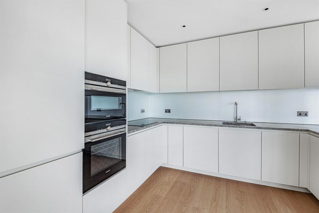 Apartments to Rent by Greenwich Peninsula at Upper Riverside, Greenwich, SE10, kitchen