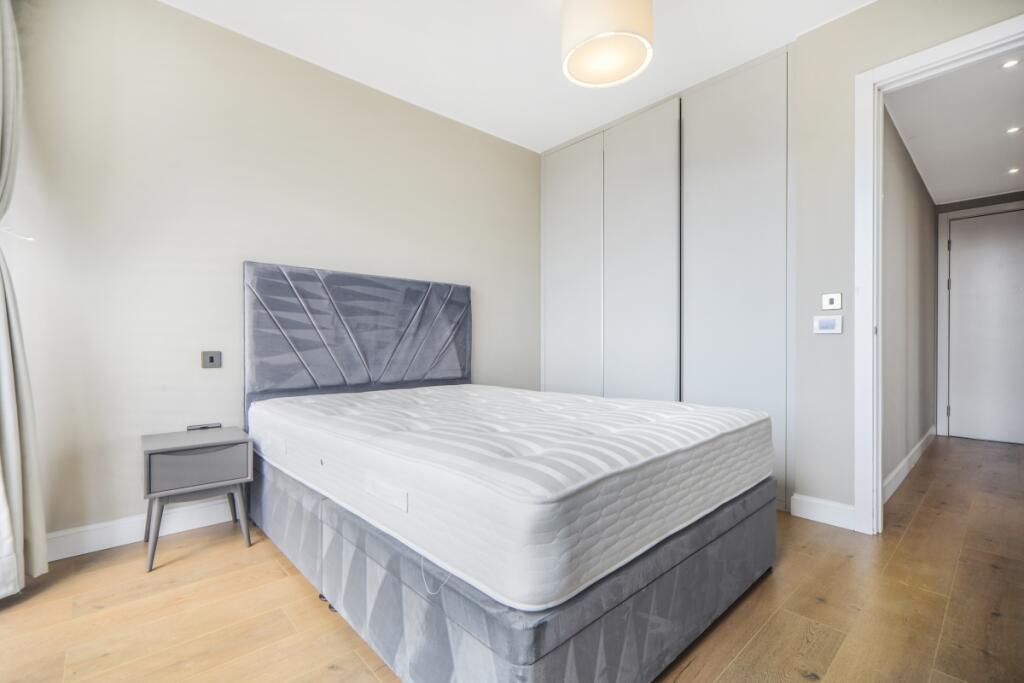 Houses and Apartments to Rent by JLL at Sugar House Island, Newham, E15, bedroom