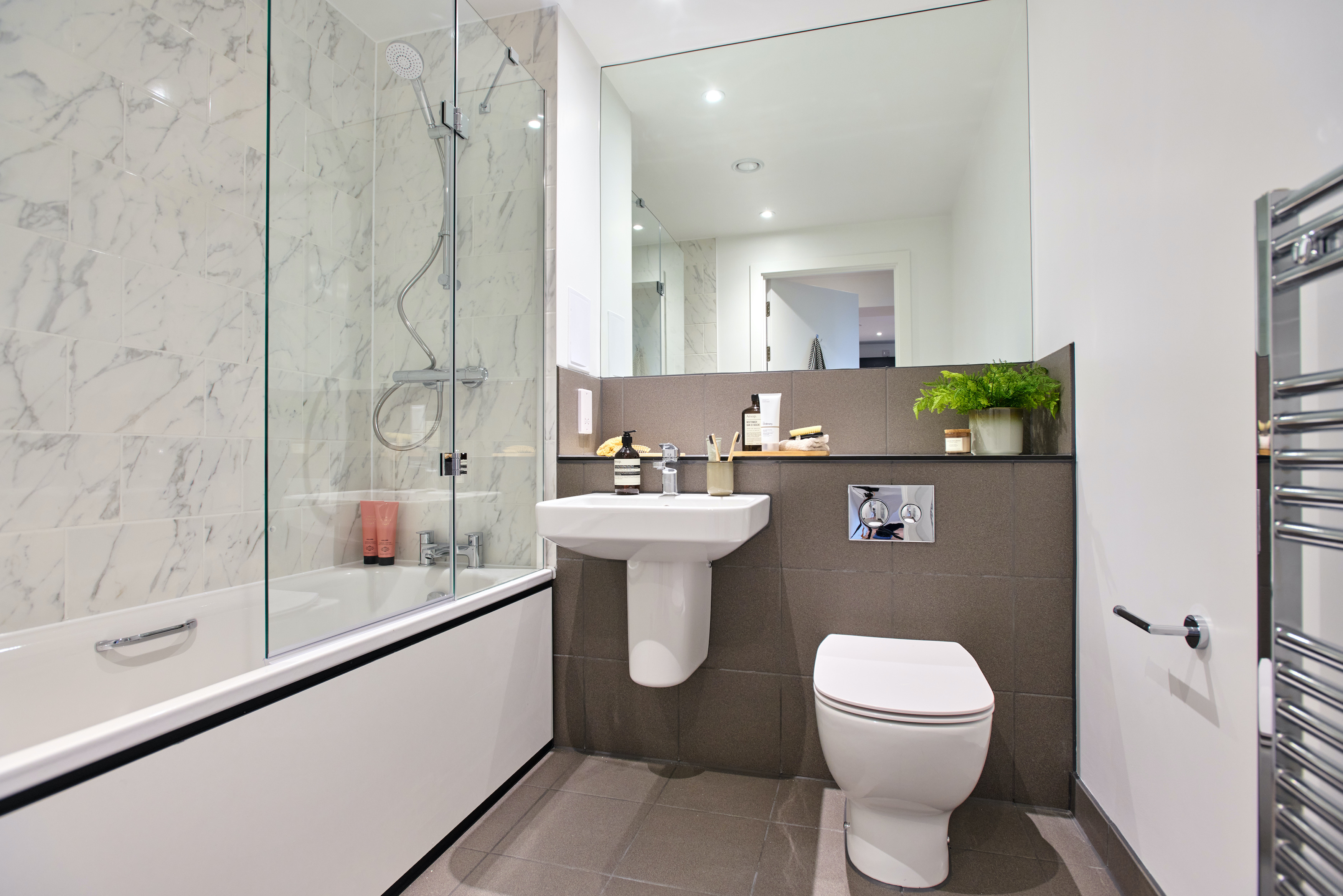 Apartments to Rent by Apo at Apo at The Holloway, Birmingham, B1, bathroom