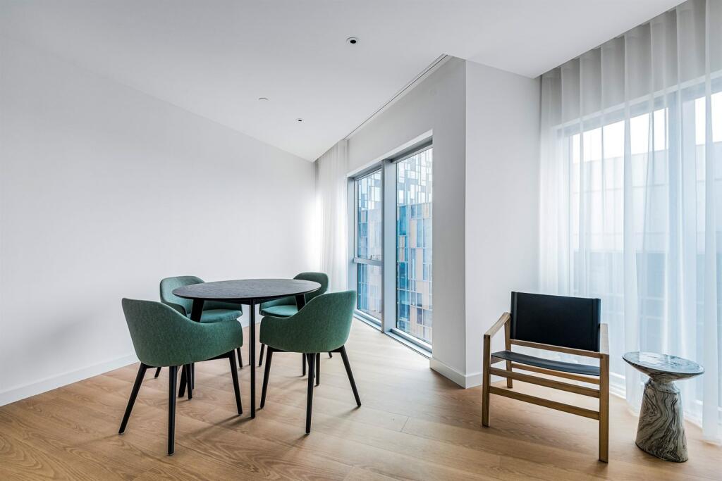 Apartments to Rent by Greenwich Peninsula at Upper Riverside, Greenwich, SE10, dining area