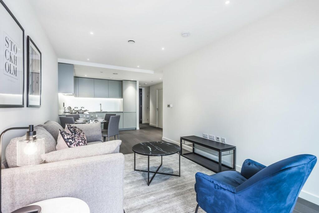 Apartments to Rent by Greenwich Peninsula at Upper Riverside, Greenwich, SE10, living dining area