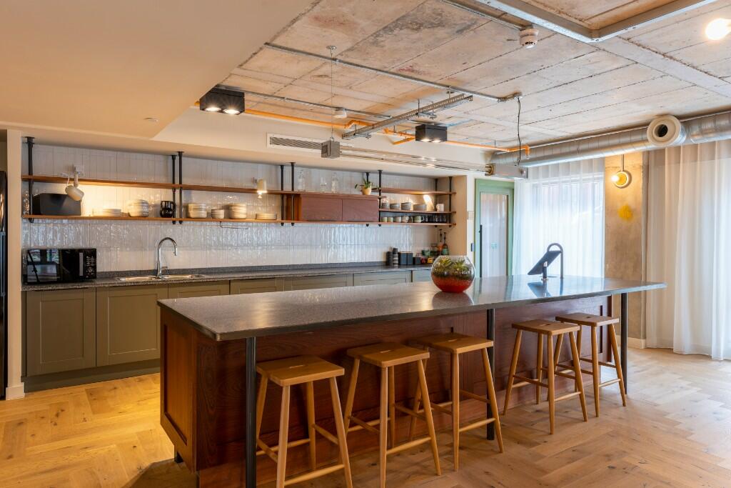 Apartments to Rent by ila at Hairpin House, Birmingham, B12, residents kitchen area