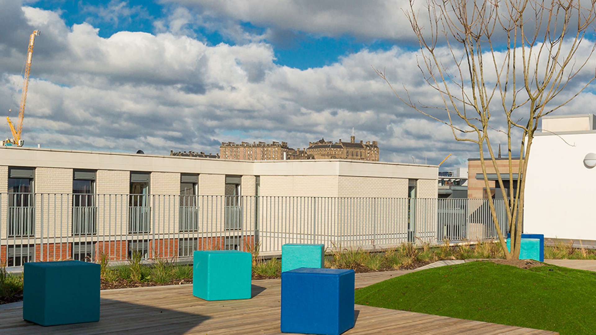 Apartments to Rent by JLL at Lochrin Quay, Edinburgh, EH3, communal roof garden