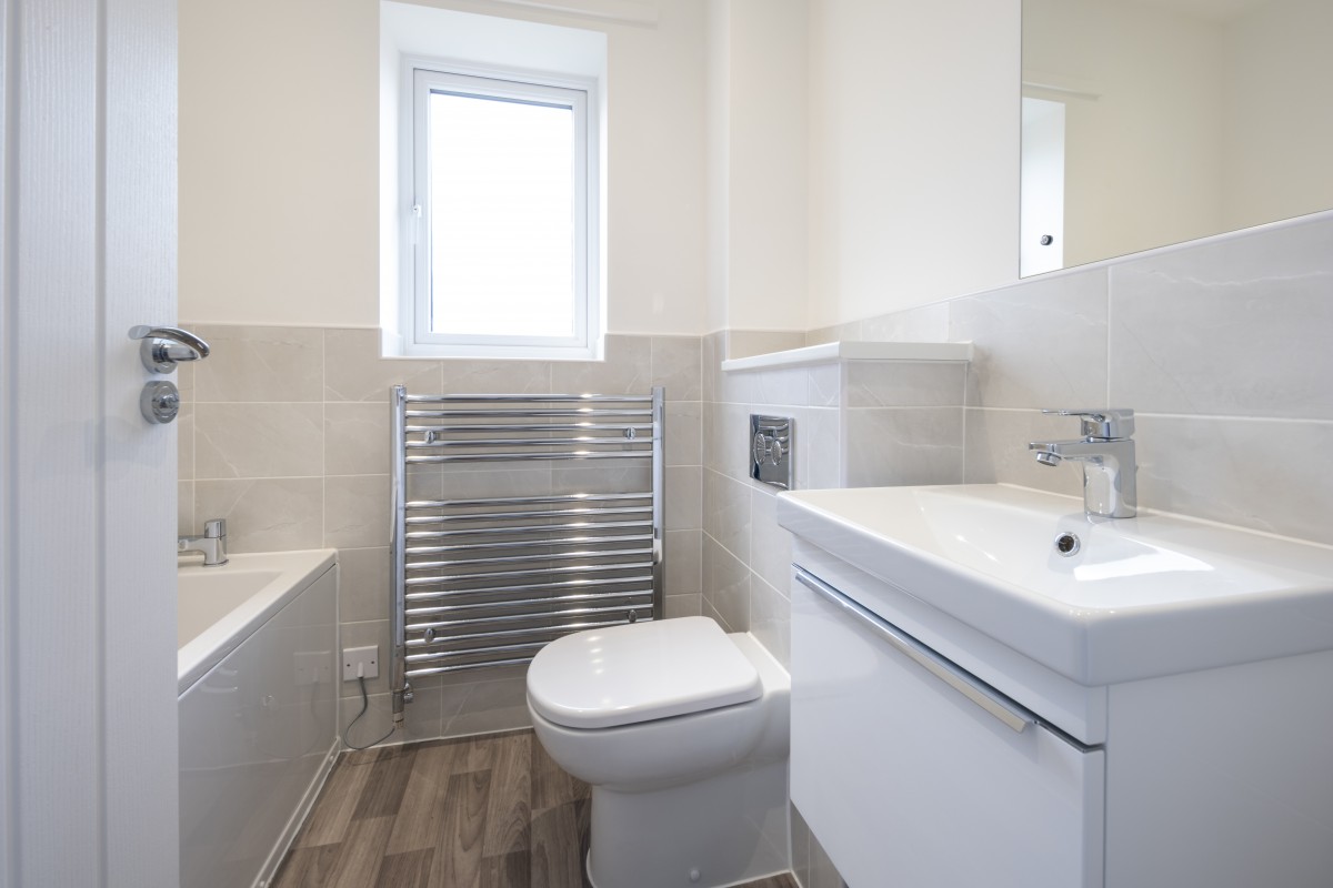 House-Allsop-The-Pioneers-Houlton-Rugby-interior-bathroom