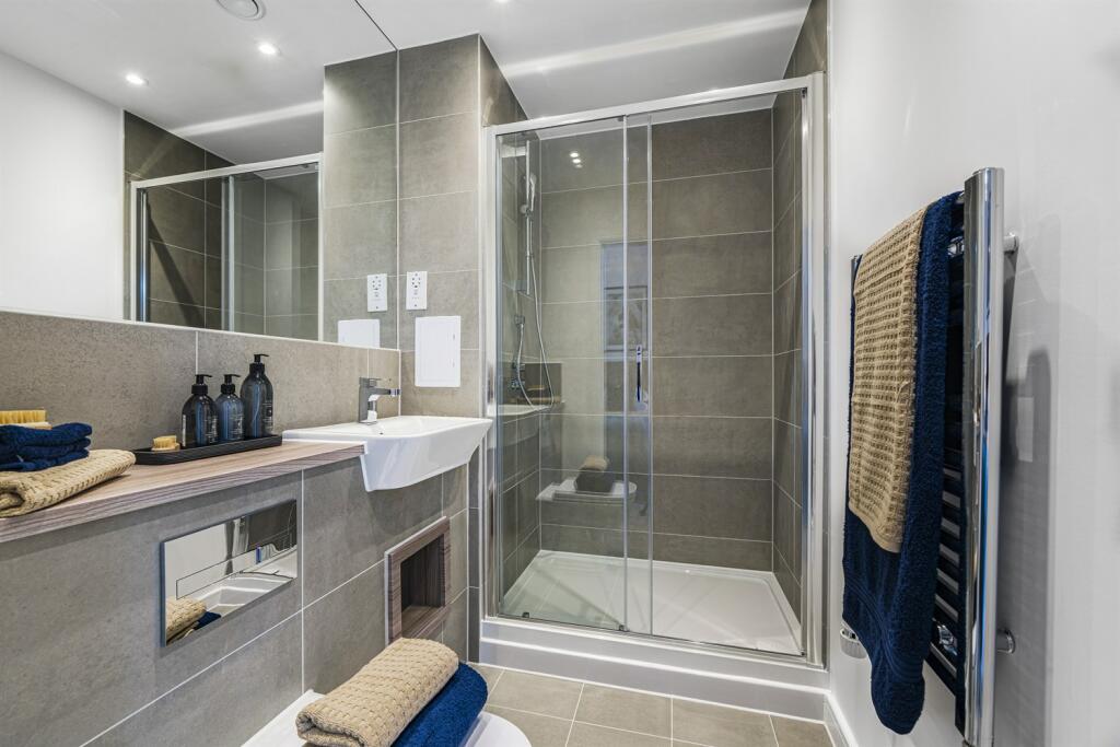 Apartments to Rent by Simple Life London in Elements, Enfield, EN3, The Copper ensuite