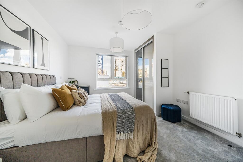 Apartments to Rent by Simple Life London in Beam Park, Havering, RM13, The Pinto bedroom