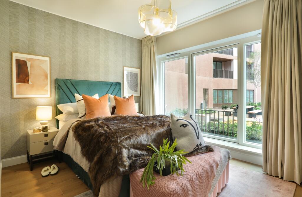 Houses and Apartments to Rent by JLL at Sugar House Island, Newham, E15, bedroom