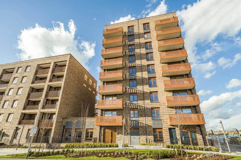 Apartments to Rent by Simple Life London in Beam Park, Havering, RM13, The Pinto development panoramic