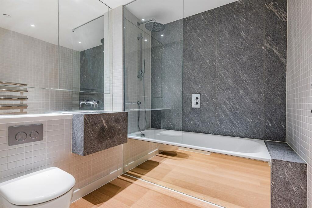 Apartments to Rent by Greenwich Peninsula at Upper Riverside, Greenwich, SE10, bathroom