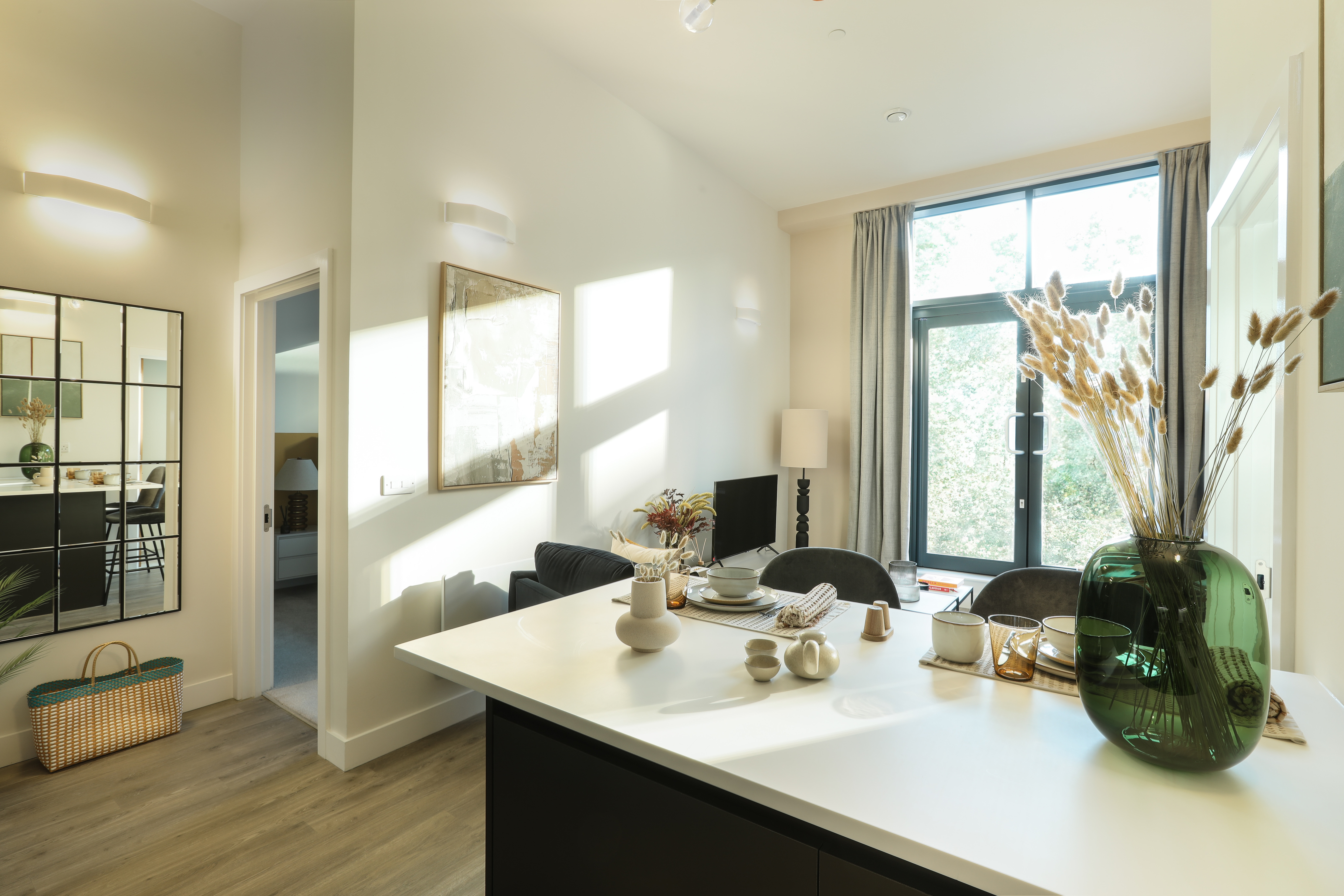 Apartments to Rent by Cortland in Cortland Broad St., Birmingham, B15, kitchen dining area