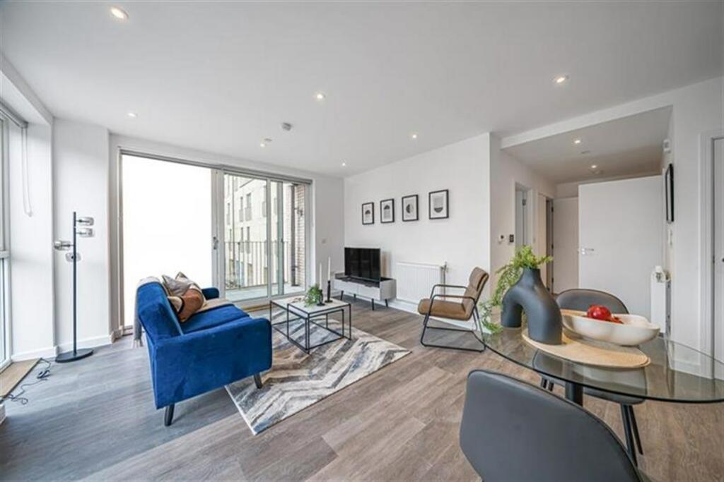 Apartments to Rent by Simple Life London in Beam Park, Havering, RM13, The Flex living dining area