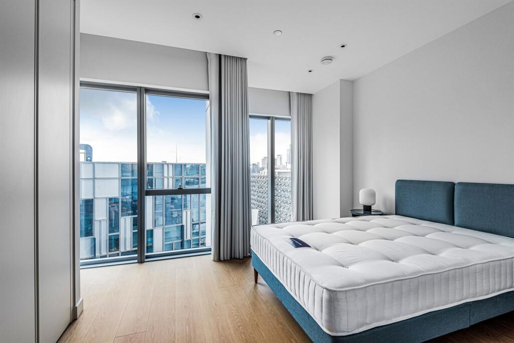 Apartments to Rent by Greenwich Peninsula at Upper Riverside, Greenwich, SE10, bedroom