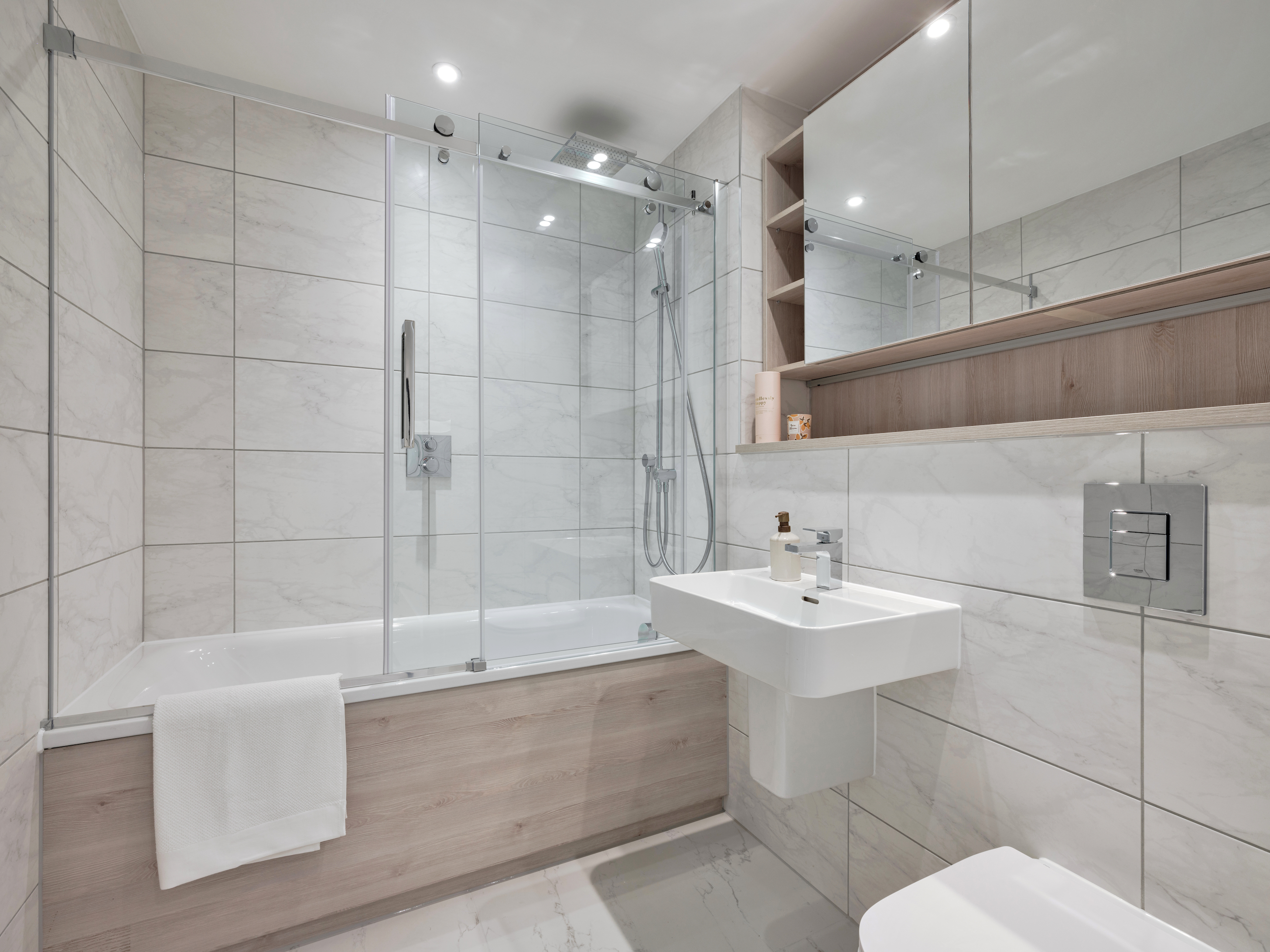Apartments to Rent by Cortland in Cortland at Colliers Yard, Salford, M3, bathroom