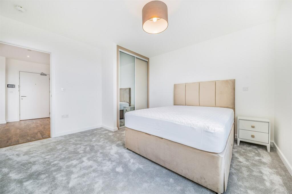 Apartments to Rent by Simple Life London in Fresh Wharf, Barking, IG11, The Heron bedroom