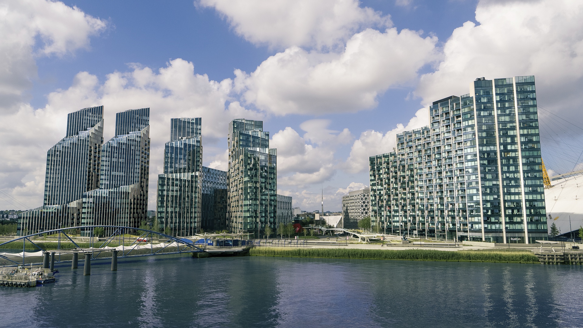 Apartments to Rent by Greenwich Peninsula at Upper Riverside, Greenwich, SE10, development panoramic