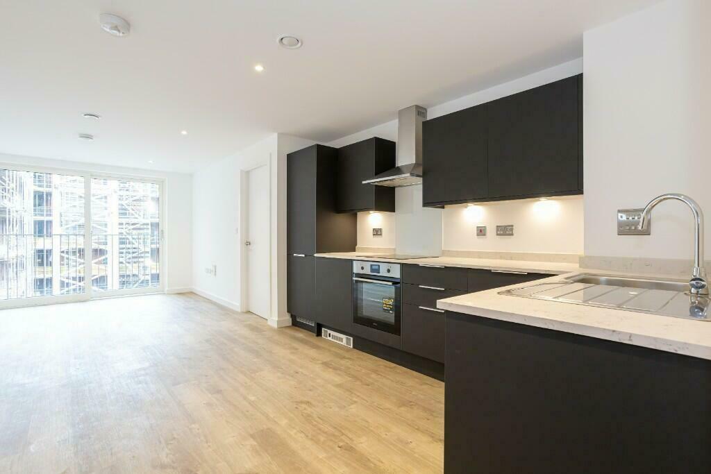 Apartments to Rent by ila at Hairpin House, Birmingham, B12, kitchen living area