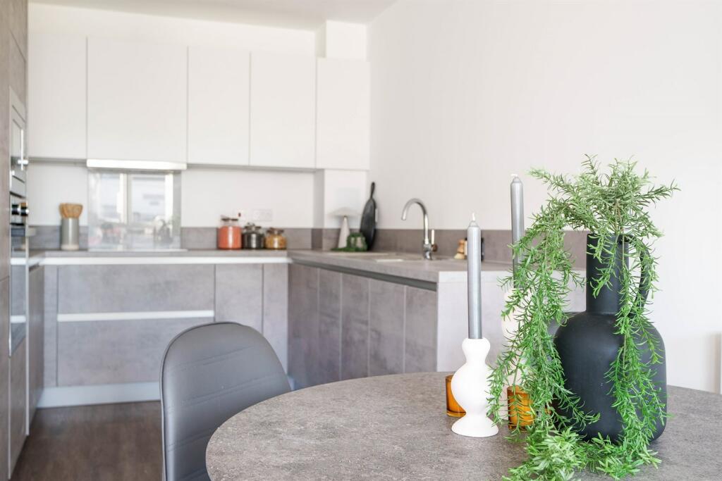 Apartments to Rent by Simple Life London in Fresh Wharf, Barking, IG11, The Teal kitchen dining area