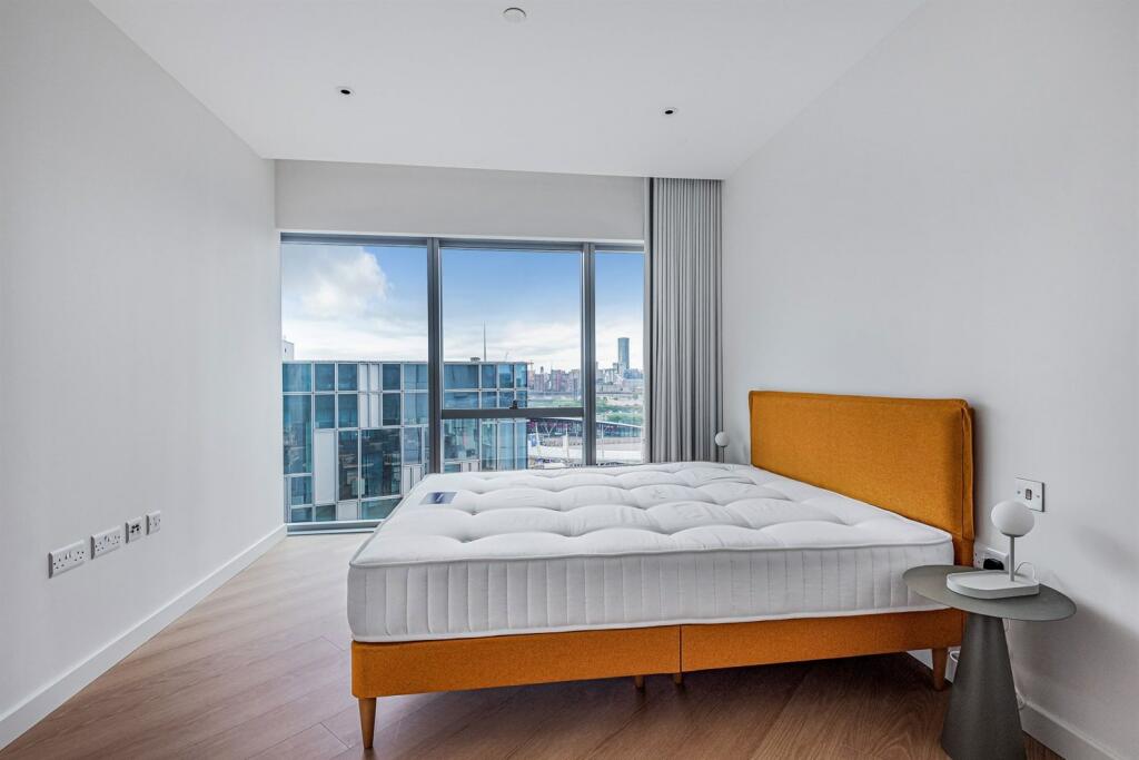 Apartments to Rent by Greenwich Peninsula at Upper Riverside, Greenwich, SE10, bedroom