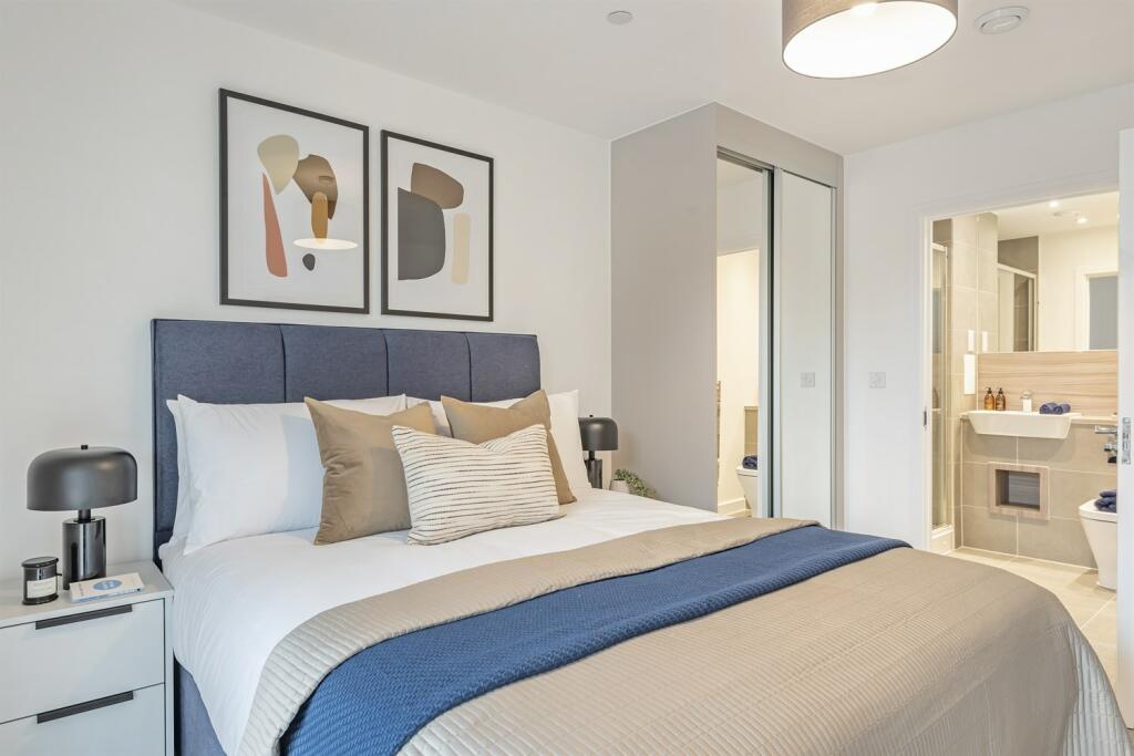 Apartments to Rent by Simple Life London in Beam Park, Havering, RM13, The Fairmont bedroom