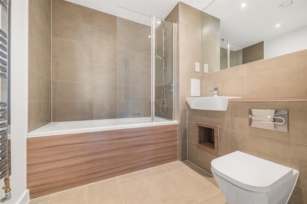 Apartments to Rent by Simple Life London in Fresh Wharf, Barking, IG11, The Mallard bathroom